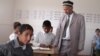 В Таджикистане учителей-мужчин пытаются удержать льготами