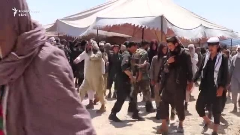Ushtarët e IS-it që u dorëzuan në Afganistan