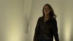 გერმანიის არჩევნები - უკრაინელი ქალი შედეგის მოლოდინში
