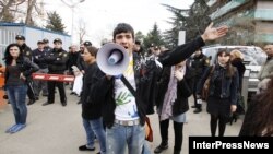 აგრარული უნივერსიტეტის სტუდენტების საპროტესტო დემონსტრაცია თბილისში 2013 წლის 11 მარტს.