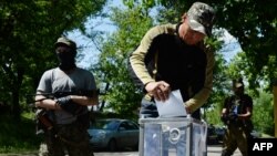 «Референдум» посеред вулиці під дулами автоматів, Слов’янськ Донецької області, 11 травня 2014 року
