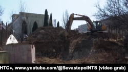 Строительство многоэтажного дома рядом с севастопольской гимназией №10, февраль 2026 года