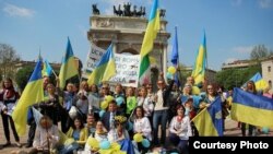 Учасники маніфестації у Мілані, 13 липня 2014 року (фото Лесі Татарин) 