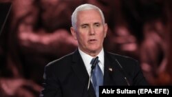 Mike Pence va candida împotriva lui Donald Trump, al cărui vicepreședinte a fost în 2017-2021.