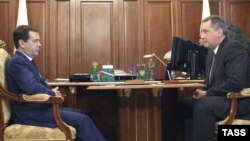 Состанок на претседателот на Русија Медведев со рускиот пратеник во НАТО Рогозин