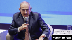 „როდესაც [ევრაზიული კავშირის წევრობის ევროინტეგრაციასთან] შეუთავსებლობა გარდაუვალი გახდება, გადაწყვეტილებას სომხეთის მოქალაქეებთან ერთად მივიღებთ“, - თქვა ფაშინიანმა.