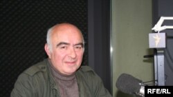 გურამ წიკლაური, თბილისის ზოოპარკის ეგზოტარიუმის უფროსი, ქვეწარმავლებთან ბრძოლის სეზონური სამსახურის ხელმძღვანელი