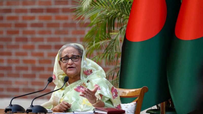 Liderja e Bangladeshit fajëson armiqtë politikë për dhunën