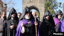 Armenia - Catholicos Garegin II arrives for a special liturgy at the Mother Cathedral of the Armenian Apostolic Church in Echmiadzin, November 2, 2026.