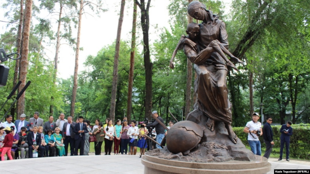 Гей секс фильмдерін қараңыз