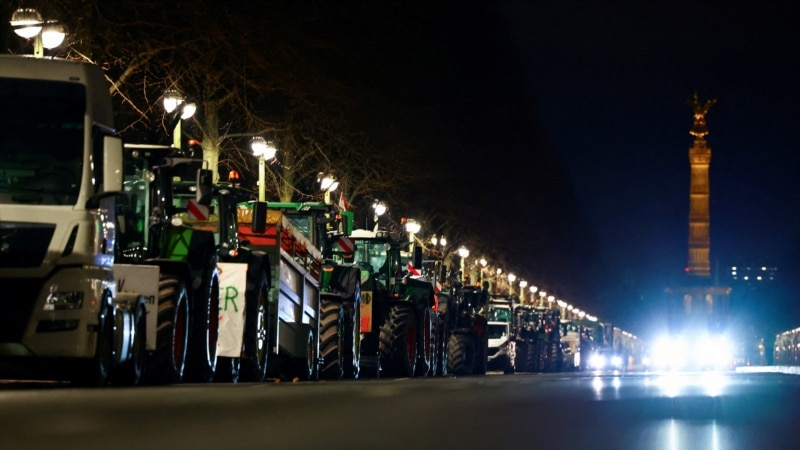 Германските земјоделци со трактори го блокираа Берлин 