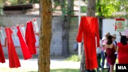 Под мотото „Црвениот фустан добро ми прилега“ одбележан Меѓународниот ден на сексуалните работници – 2 Јуни.