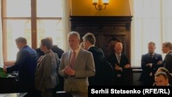 Dmitri Firtash pred austrijskim sudom 