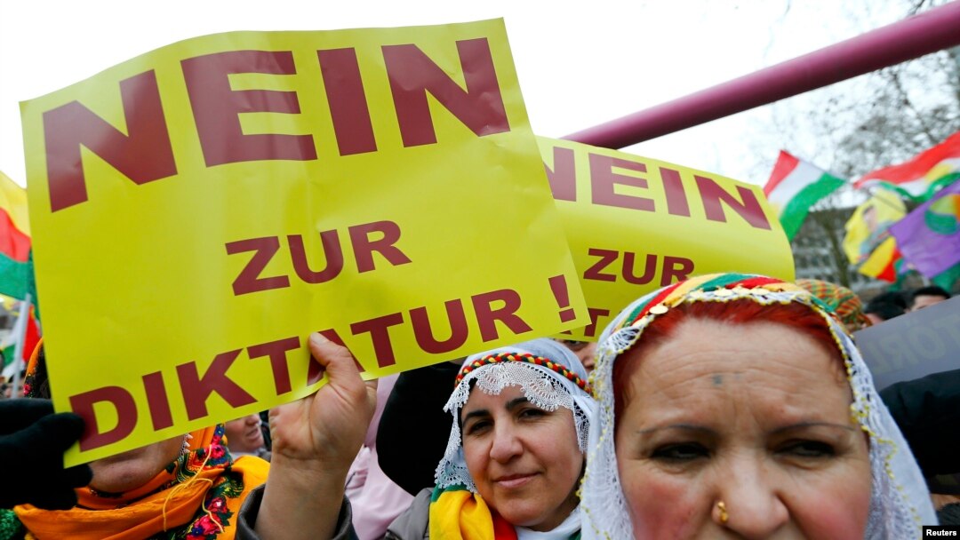 Skup Kurda u Frankfurtu