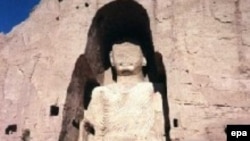 One of the Buddha statues in the Bamiyan Valley, before its destruction by the Taliban in May 2001.