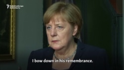 Merkel Pays Tribute To Kohl As Great German, European