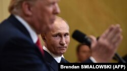 Владимир Путин и Дональд Трамп на саммите в Хельсинки, 16 июля 2018 года