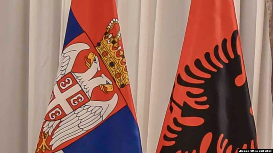 Zastave Srbije i Albanije