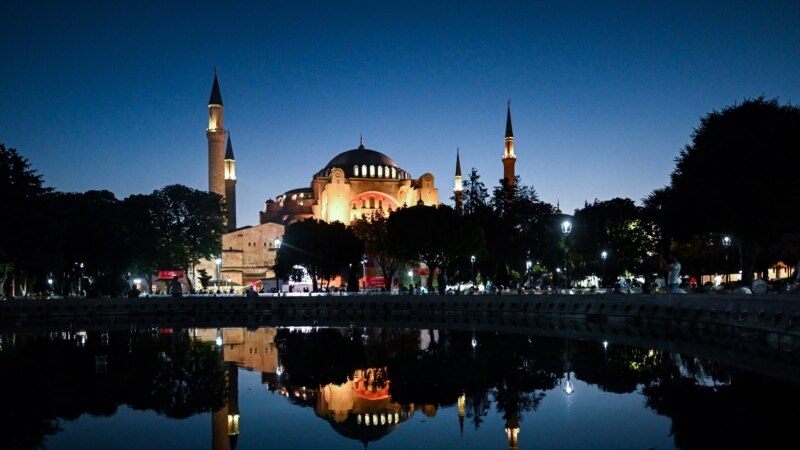 سرچینه: د استانبول غونډه د اپرېل پر ۱۶مه کېږي