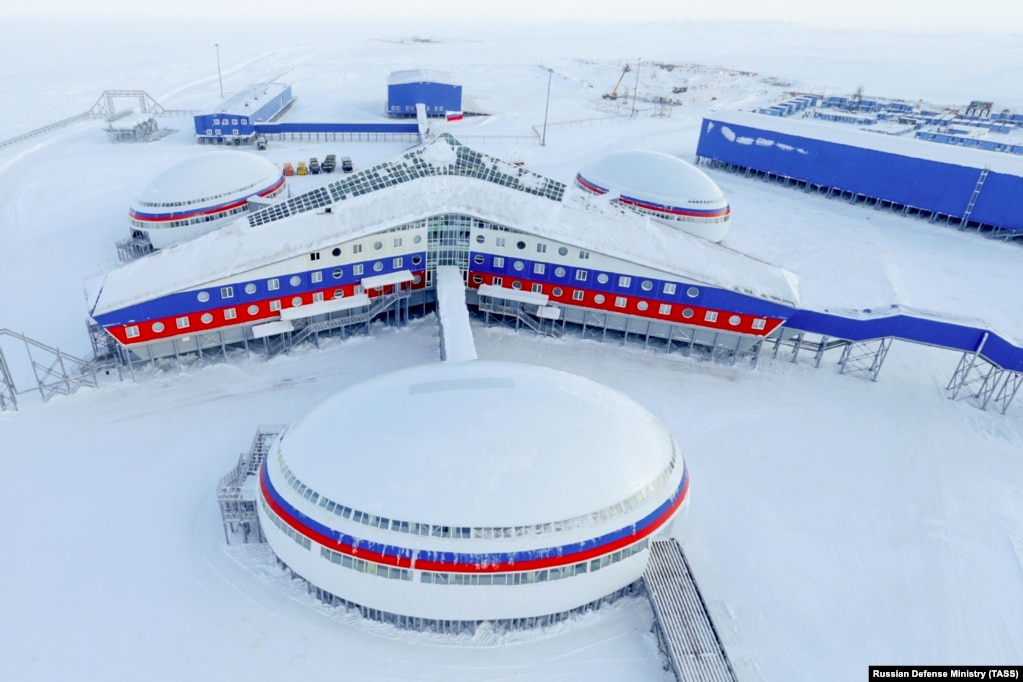 Російська військова база «Арктичний трилисник» на острові Земля Олександри архіпелагу Земля Франца-Йосифа