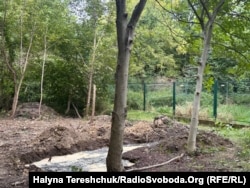 Місце, де проводять пошук останків