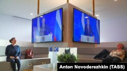 Prenos Putinovog govora i na aerodromu Šeremetjevo u Moskvi