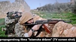 Dobrovoljci sa Balkana u redovima IDIL-a, foto isječak iz propagandnog filma IDIL-a iz 2015.