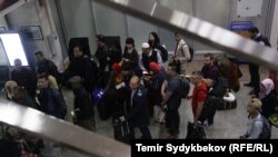 Пассажиры в аэропорту «Манас». Иллюстративное фото.