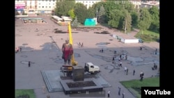 Демонтаж памятника Ленину в Славянске