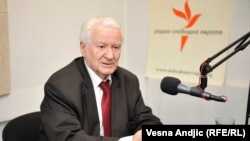 Dragoljub Mićunović u studiju Radija Slobodna Evropa, mart 2016.