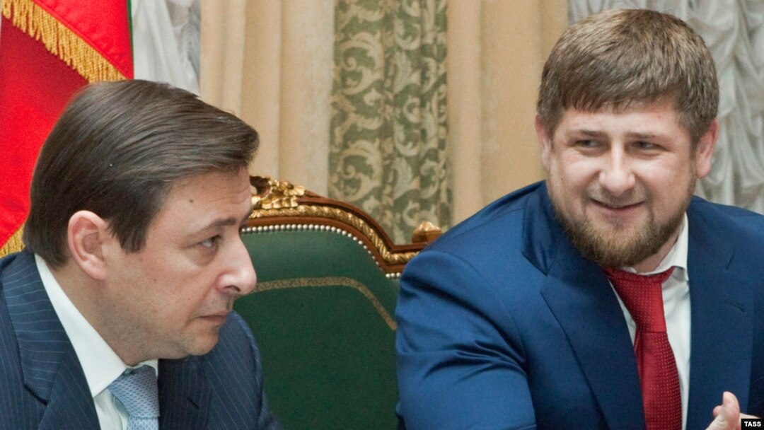 Хлопонин заявил о необходимости убрать дискуссию из публичного пространства