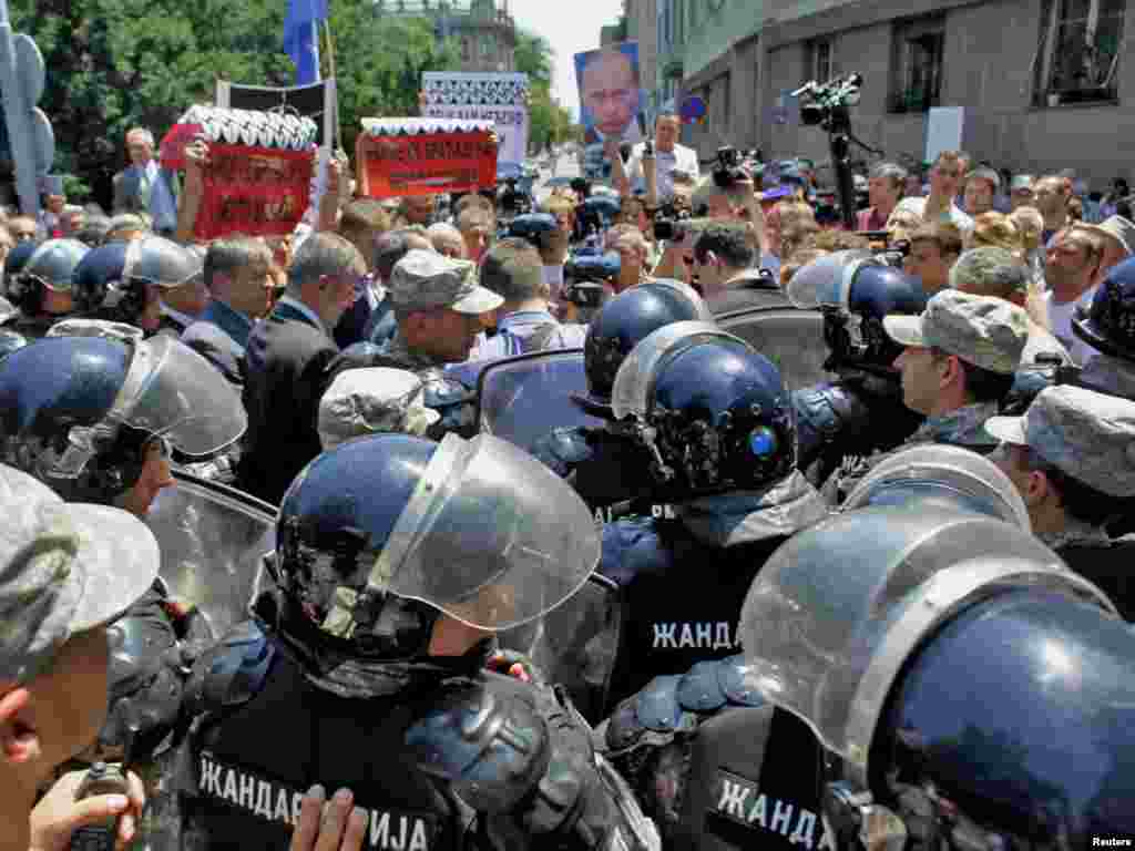 Protesti SRS-a protiv NATO-a, Beograd, 13. juni, Foto: REUTERS/Marko Đurica