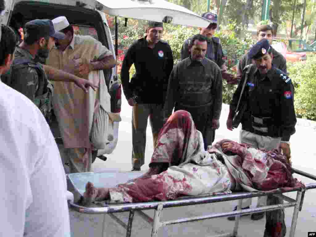 Пакістан: ахвяры тэракту сьмяротніка ля адзьдзяленьня паліцыі ў раёне Бака-Хэл