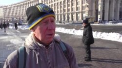 Опрос: почему люди в Киеве собрались у Нацбанка? (видео)