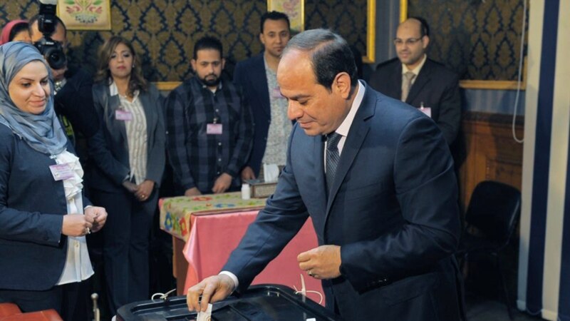 Египет- Сиси го презема вториот претседателски мандат