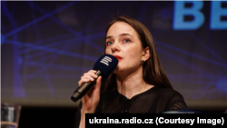 Правозахисниця Олександра Матвійчук на конференції Чеського радіо в Празі