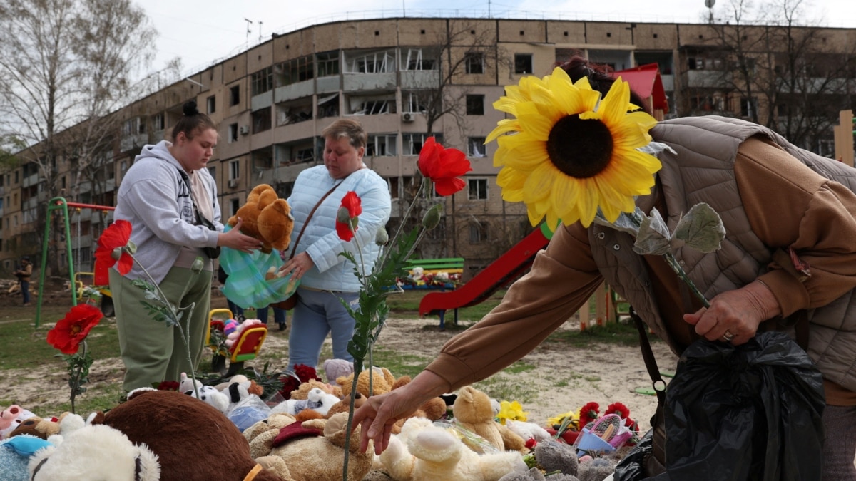 Кількість загиблих внаслідок удару балістикою по Кривому Рогу зросла до 20 – Лисак Кількість загиблих внаслідок удару балістикою по Кривому Рогу зросла до 20 – Лисак