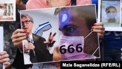 Акция против «ковид-аферы» в Тбилиси (фотогалерея)
