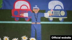 Илустрација: Изложба на цртежи на деца од градинката Пролет на тема - „Полицаецот е нашиот најдобар пријател“. 
