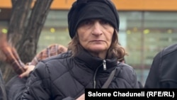 გიგა ავალიანის დედა ეკა კუპატაძე საგამოძიებო უწყებას აღარ ენდობა. არადა, პროკურატურა ამ შემთხვევაში ბრალმდებელია და დაზარალებულის ინტერესების დამცველი. 