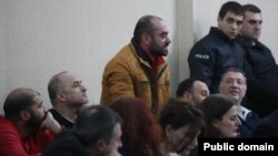 ადვოკატები დაკავებულების გათავისუფლებას მოითხოვდნენ. არცერთი მათგანი თავს დამნაშავედ არ ცნობს.