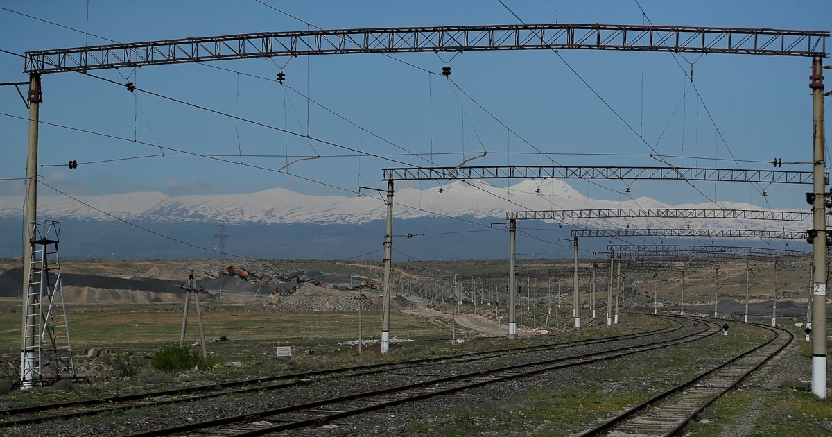 Pashinian Insists On Repairs Of Armenia’s Rail Links With Azerbaijan, Turkey