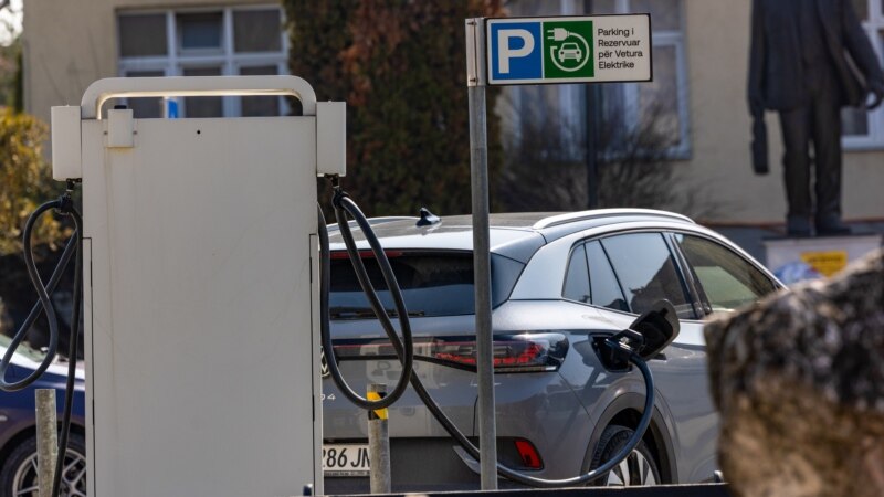 Veturat elektrike në fokus mes shtrenjtimit të naftës: A ia vlejnë?