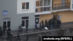 Затрыманьні на маршы «Я выходжу». Менск, «плошча Пераменаў», 15 лістапада