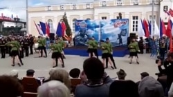 Флаги, концерты, силовики: почему в Крыму стало больше праздников? (видео)
