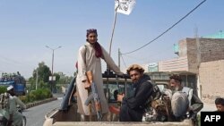 علی جوادی می‌گوید که طالبان آنان را غیرخودی می‌دانند.
