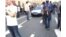 Народ блокирует машину полиции