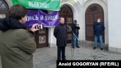 Адгур Ардзинба на митинге 21 декабря