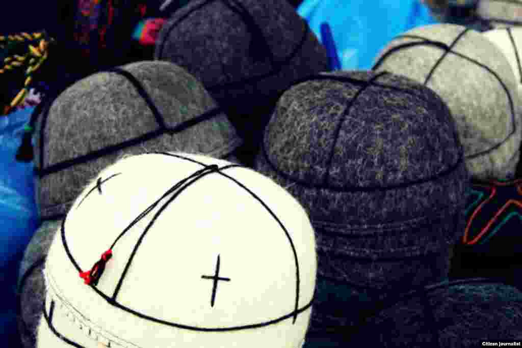 96 თინა კეკელიძე: ”ქუდზე კაცი”