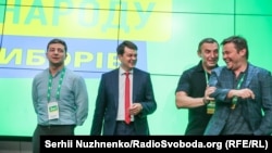 Сергей Шефир на фото второй справа